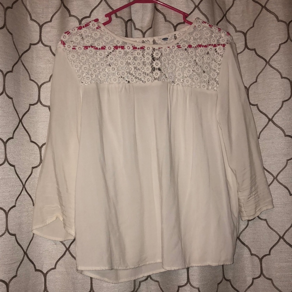 White flower top